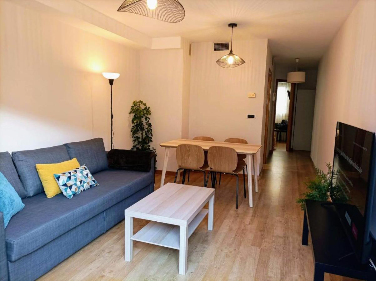 Con Terraza, Plaza America Appartement