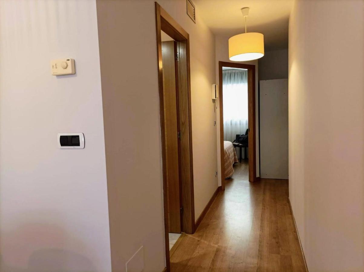 Con Terraza, Plaza America Appartement *
