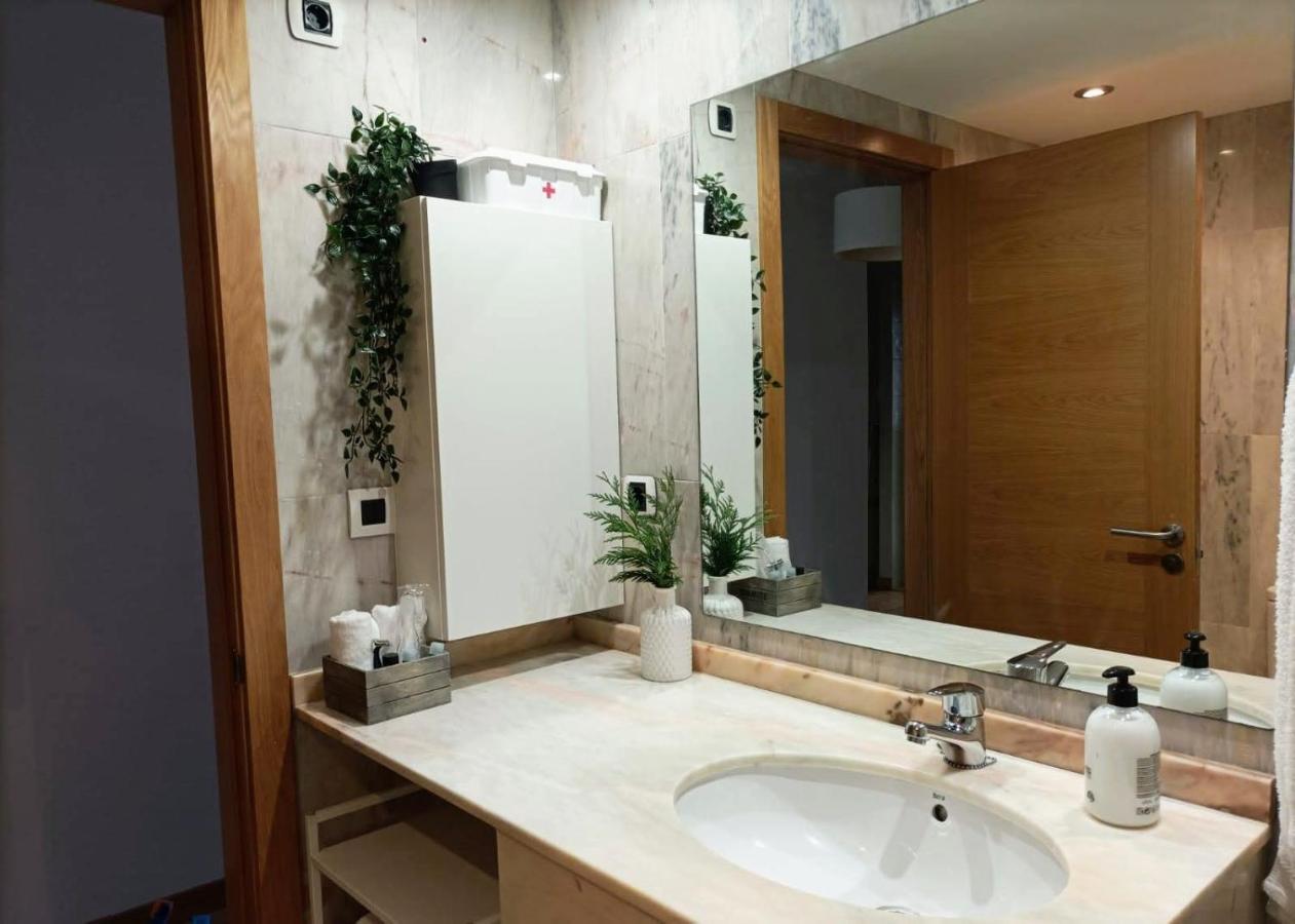 Con Terraza, Plaza America Appartement